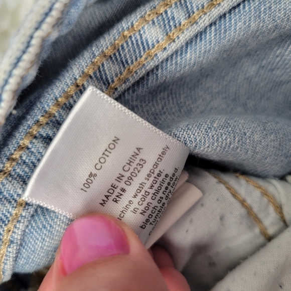 PacSun Women's 26 Mom Jean Light Wash Denim Distressed Cropped Ankle Jeans - Picture 7 of 9